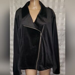 NWT - Lauren Conrad Size 4X, Women's Black Asymmetrical Zip Jacket.
